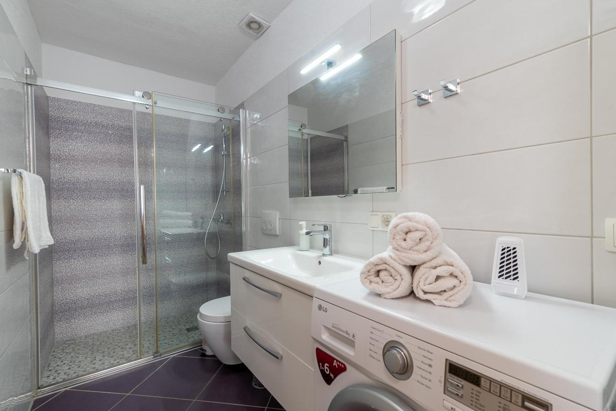 Apartments Brico - Heated Pool تروغير المظهر الخارجي الصورة