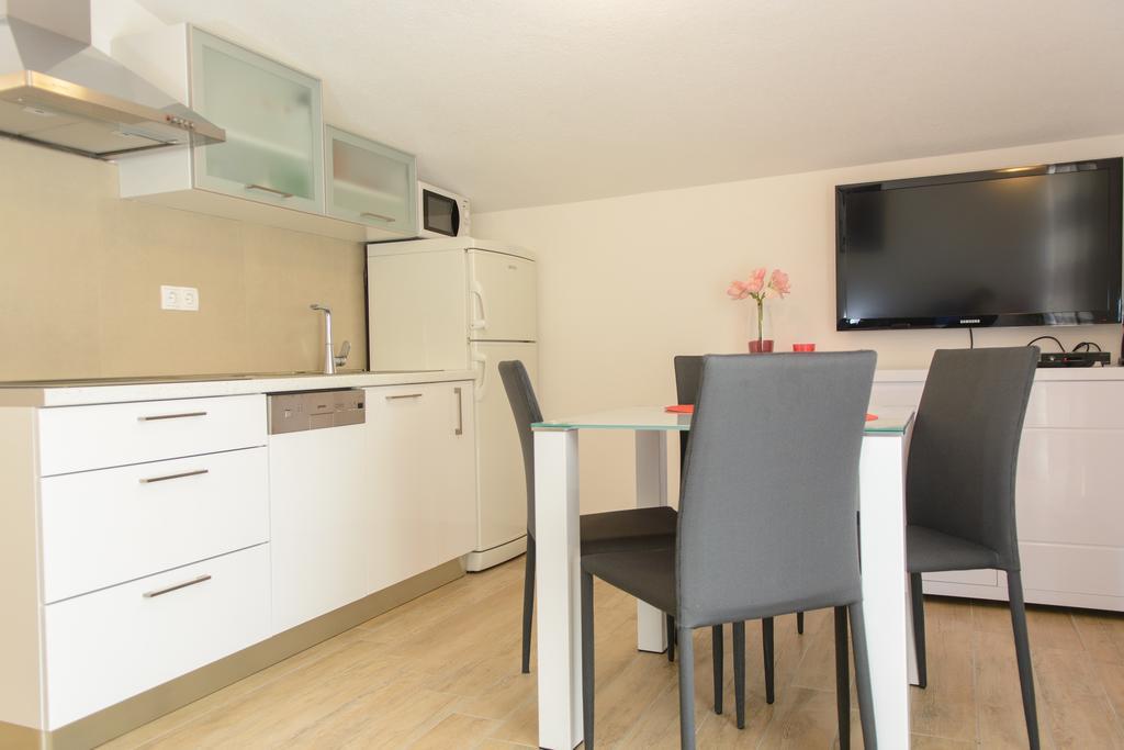 Apartments Brico - Heated Pool تروغير المظهر الخارجي الصورة